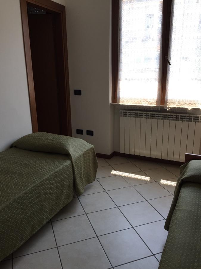 Casa Regina Apartment Desenzano del Garda Bagian luar foto